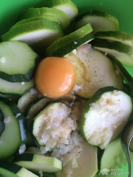 Рецепт: Закуска из жареных кабачков - Очень просто и так вкусно! Рецепт: Закуска из жареных кабачков - Очень просто и так вкусно!