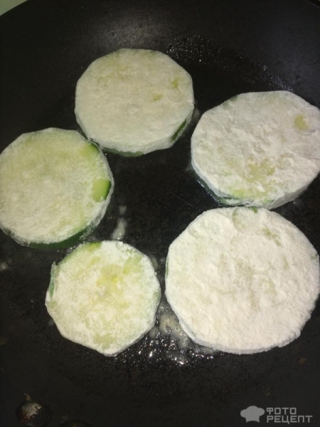 Рецепт: Закуска из жареных кабачков - Очень просто и так вкусно! Рецепт: Закуска из жареных кабачков - Очень просто и так вкусно!