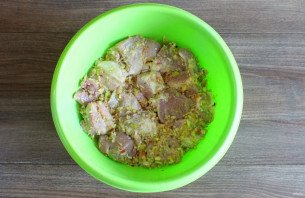 Шашлык в яблочном маринаде Шашлык в яблочном маринаде