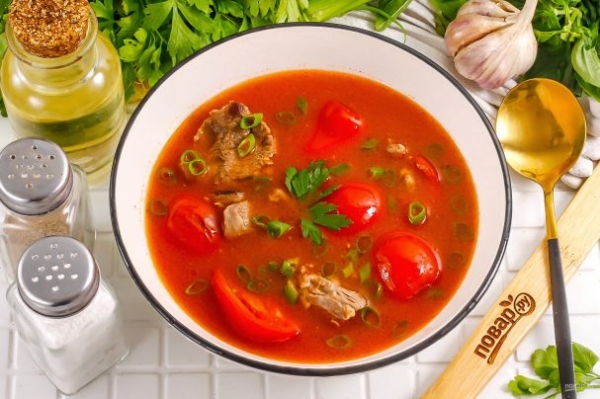 Китайский суп с помидорами и говядиной Китайский суп с помидорами и говядиной