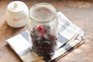 Компот из вишни и шелковицы на зиму Компот из вишни и шелковицы на зиму