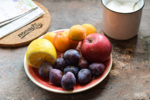 Компот из абрикосов, сливы и яблок на зиму Компот из абрикосов, сливы и яблок на зиму