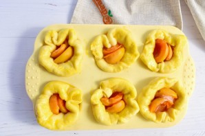 Пирожки с абрикосами Пирожки с абрикосами