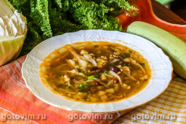 Щи с кабачками и фасолью Щи с кабачками и фасолью