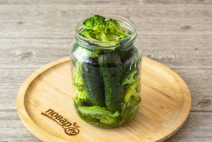 Маринованные огурцы с брокколи на зиму Маринованные огурцы с брокколи на зиму