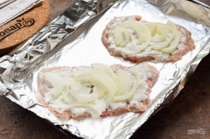 Мясо по-французски в фольге с грибами