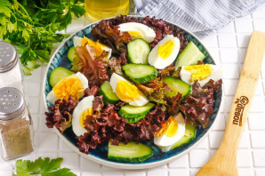 Cалат с окунем горячего копчения