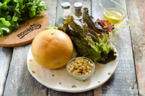 Салат с грейпфрутом и кедровыми орешками Салат с грейпфрутом и кедровыми орешками