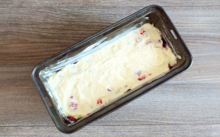 Творожный кекс с малиной