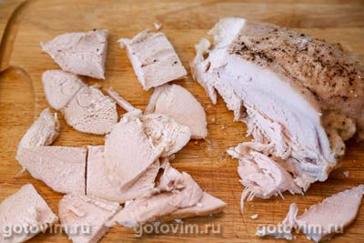 Пицца из готового слоеного теста с курицей, грибами и сыром 