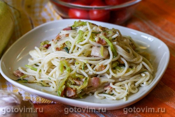 Макароны с беконом и кабачками Макароны с беконом и кабачками