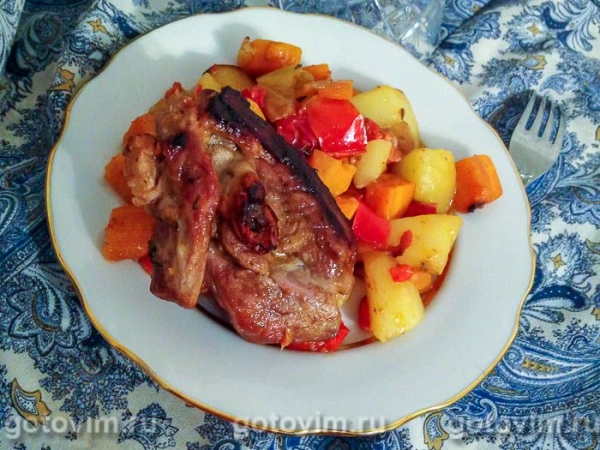 Баранина в рукаве, запеченная с овощами