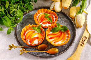 Корзиночки с персиками Корзиночки с персиками