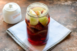 Компот из яблок и каркаде на зиму