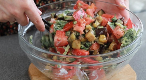 Салат из баклажанов Дачный, хит сезона, пошаговый рецепт с фото