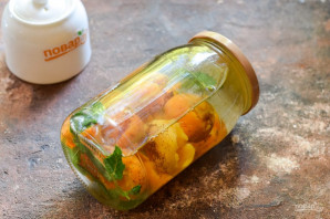 Компот из абрикосов с мятой на зиму Компот из абрикосов с мятой на зиму