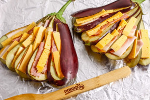 Веер из баклажанов с беконом в духовке Веер из баклажанов с беконом в духовке