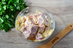 Шашлык с горчицей и майонезом Шашлык с горчицей и майонезом