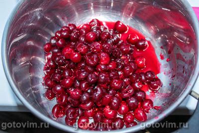 Творожная запеканка на манке с черешней Творожная запеканка на манке с черешней