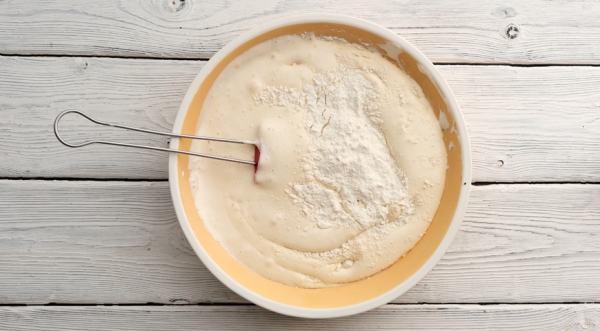 Простая шарлотка с яблоками, пошаговый рецепт с фото Простая шарлотка с яблоками, пошаговый рецепт с фото