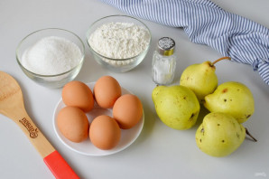 Бисквит с грушами Бисквит с грушами