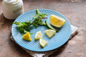 Компот из смородины с мятой и лимоном на зиму