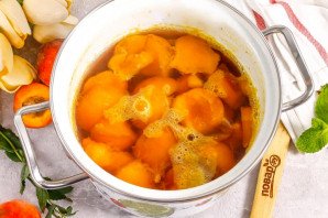 Компот из персиков на зиму
