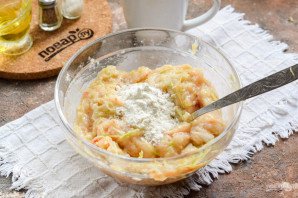 Куриные котлеты с кабачком в сливочном соусе Куриные котлеты с кабачком в сливочном соусе