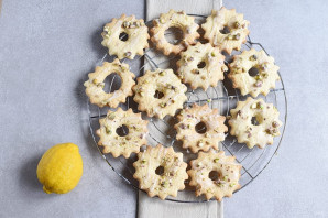 Лимонные колечки с фисташками