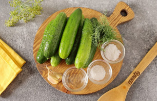 Маринованные огурцы в пакете с уксусом Маринованные огурцы в пакете с уксусом