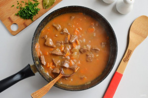 Тушеная телятина с подливкой Тушеная телятина с подливкой