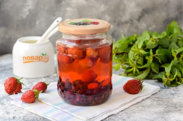 Компот из клубники и смородины на зиму Компот из клубники и смородины на зиму