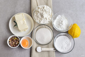 Лимонные колечки с фисташками