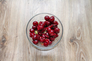 Пирог с ревенем и вишней Пирог с ревенем и вишней