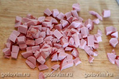 Картофельные котлеты из пюре с колбасой и сыром