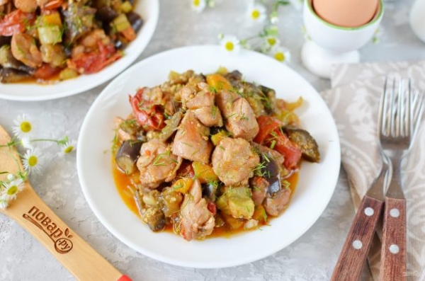 Рагу из баклажанов с курицей