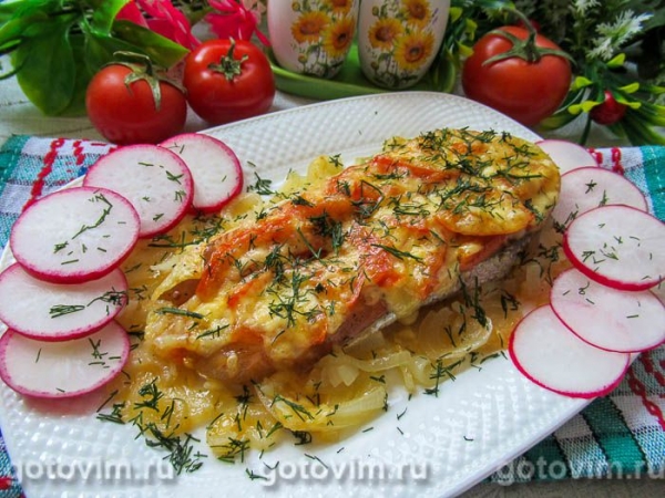 Стейк семги в фольге (с помидорами и сыром) Стейк семги в фольге (с помидорами и сыром)