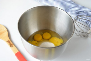 Бисквит с грушами Бисквит с грушами