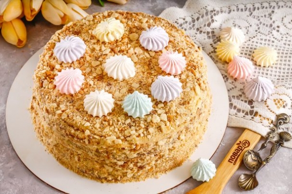 Торт "Наполеон" с безе Торт "Наполеон" с безе