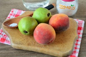 Компот из груш и персиков на зиму Компот из груш и персиков на зиму