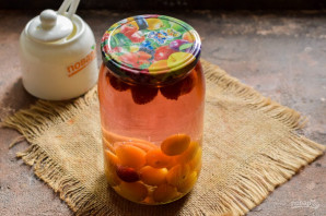 Компот из алычи и клубники на зиму Компот из алычи и клубники на зиму