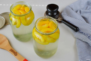 Компот из персиков