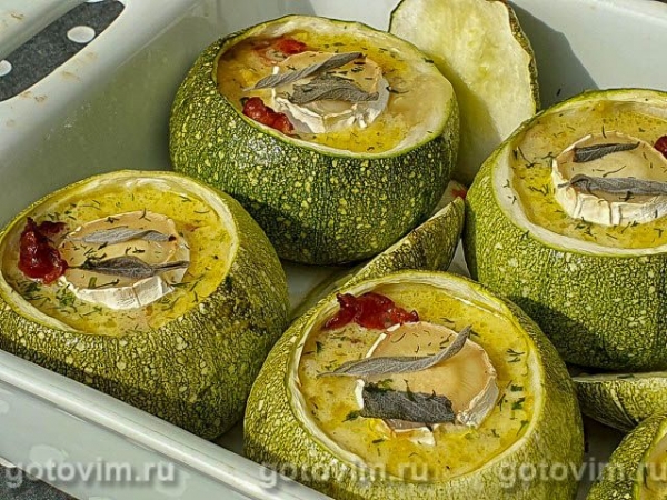 Кабачки «Ницца» запеченые с сыром Шевр и беконом Кабачки «Ницца» запеченые с сыром Шевр и беконом