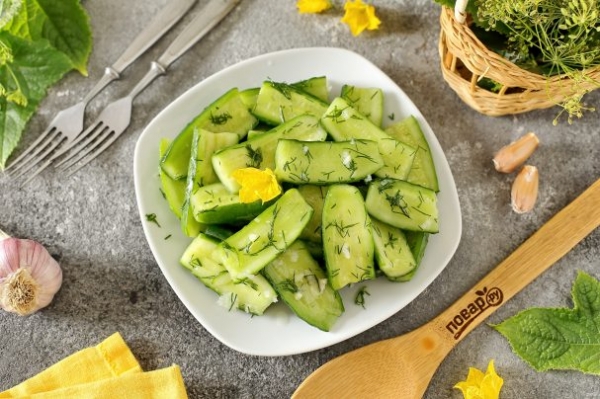 Маринованные огурцы в пакете с уксусом Маринованные огурцы в пакете с уксусом