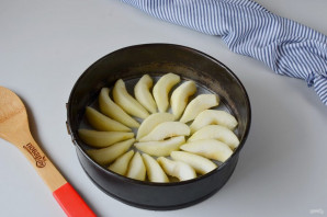 Бисквит с грушами Бисквит с грушами