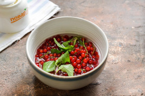 Компот из красной смородины с мятой на зиму Компот из красной смородины с мятой на зиму