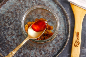 Настойка из изюма на самогоне Настойка из изюма на самогоне