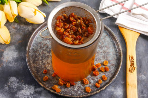 Настойка из изюма на самогоне Настойка из изюма на самогоне