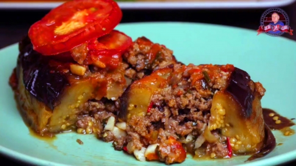 Баклажан  фаршированный мясом. карныярык