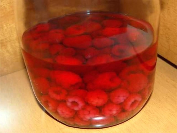 Настойка из малины на водке в домашних условиях — простой рецепт из свежих ягод
Настойка из малины на водке в домашних условиях — простой рецепт из свежих ягод